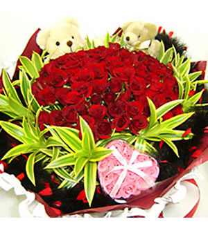 俩俩相依-99枝红玫瑰+两只小熊