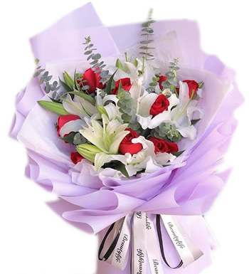 心中有你-百合玫瑰花束